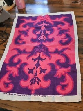 100% Linen Pair Of Pink & Purple Kitchen Towels. Made In Republic Of IRELAND